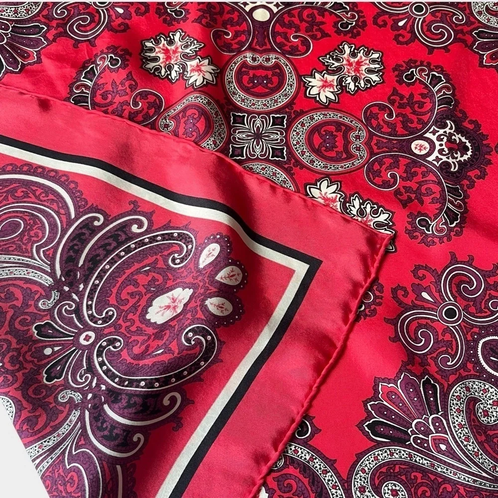 VTG 80s Satin Silk Red Paisley Floral Bandana Scarf Headscarf Neckerchief 26.5”